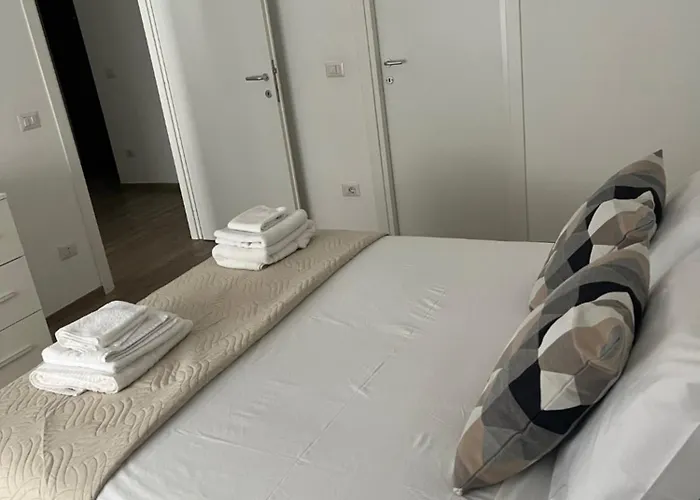 Loverhome 7 E 10 * Rome